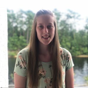 Meet your Posher, Holly